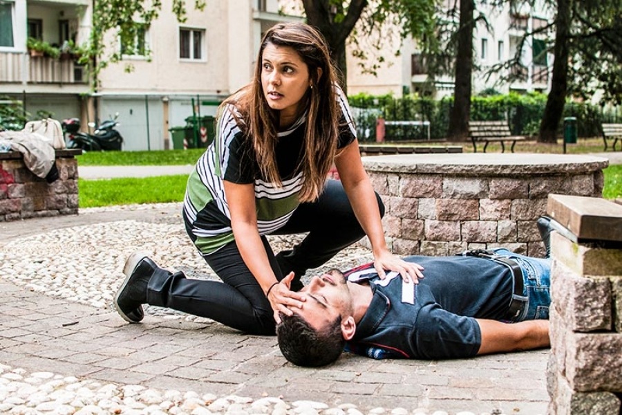 Первая помощь при инсульте— что делать до приезда скорой помощи? Первая помощь при инсульте